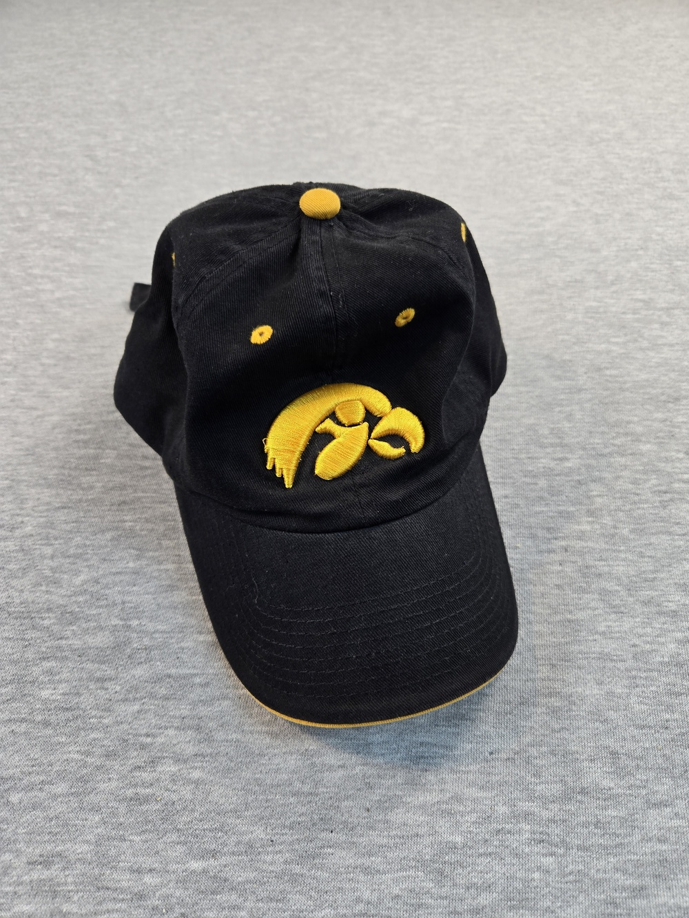 Iowa Hawkeyes Hat Cap Strap Back Black Yellow NCAA Football Mens College Sports